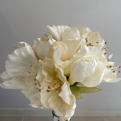 アマリリスの造花の画像