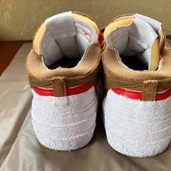 SACAI × NIKE コラボスニーカー の画像