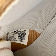 SACAI × NIKE コラボスニーカー の画像