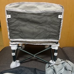 折りたたみベビーチェア　テーブル付き　　アウトドアにもの画像