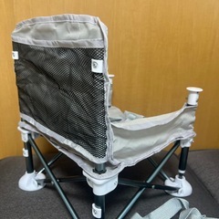 折りたたみベビーチェア　テーブル付き　　アウトドアにもの画像