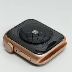 Apple Watch SE 第1世代/GPS/40mm/A2351/ゴールド〈MKQ03J/A〉 (4)の画像