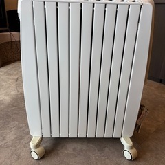 【お取引中】デロンギ　オイルヒーターの画像