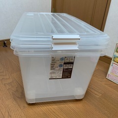 ニトリ★ コロ付き衣装ケース★2つセットの画像