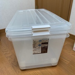 ニトリ★ コロ付き衣装ケースの画像