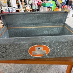 昭和レトロ　ブリキの衣装ケース②の画像