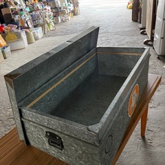 昭和レトロ　ブリキの衣装ケース②の画像