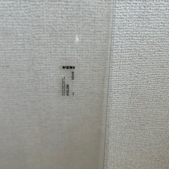 IKEAの椅子と防傷マットの画像