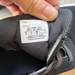 キッズスニーカーASICS22.5cmの画像