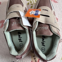 Enist スニーカー ベージュ（24.5センチ）の画像