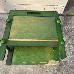 レトロなマガジンラックの画像