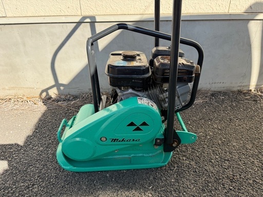 プレートコンパクター