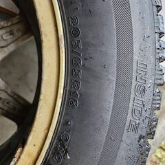 10アルファードハイブリッドスタッドレスタイヤの画像