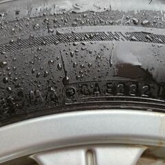 10アルファードハイブリッドスタッドレスタイヤの画像