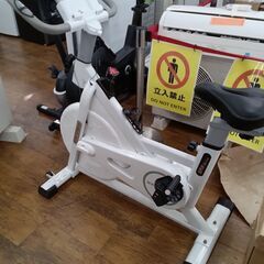 ★リユースのサカイ水戸店★  エアロバイク ホワイト H115×D97×W53 クリーニング済み MT6330の画像