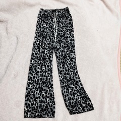 イージーパンツ　レオパード　豹柄　ウエストゴム　リラックスパンツ　速乾　ワンマイルウェアの画像