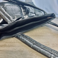  トートバッグ　ショルダーバッグ　キルティング　A4　ファスナー付き　軽量　ブラックの画像