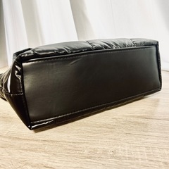  トートバッグ　ショルダーバッグ　キルティング　A4　ファスナー付き　軽量　ブラックの画像