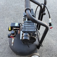 ASTRO PRODUCTS 静音エアコンプレッサー24L動作品の画像