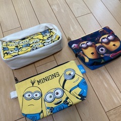 【値下げしました】ミニオングッズ　リュック　ナップサック　レジャーシート　合計6点【おまけポーチ3点】　の画像