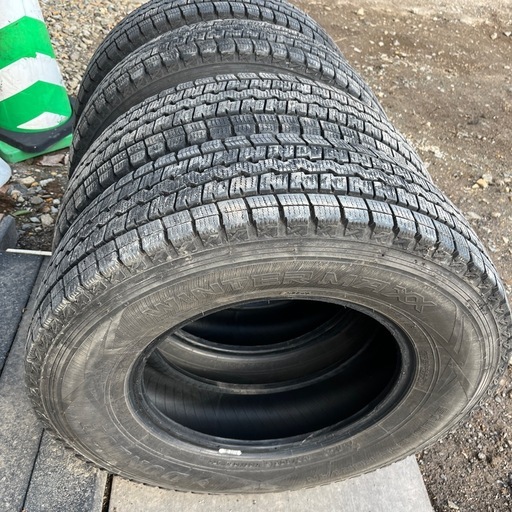 ハイエース、スタッドレスタイヤ