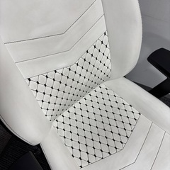 ゲーミングチェア noblechairs ICON プレミアムホワイトの画像