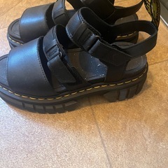 Dr.Martens サンダルの画像
