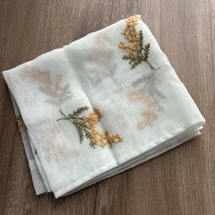 カフェカーテン３枚　スリコの画像