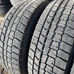 スタッドレスタイヤの画像