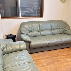 ソファ　二つの画像