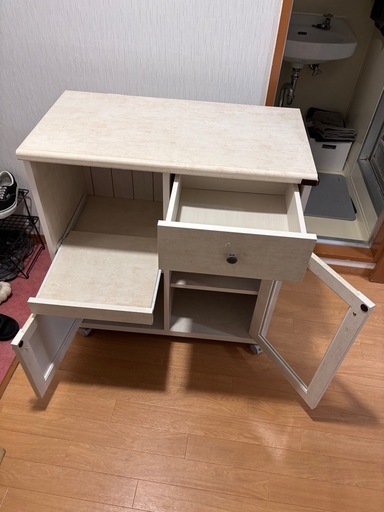 値引きしました！【美品】 キャスター付き木製キャビネット 白