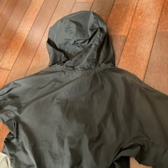 adidas 薄手パーカーの画像