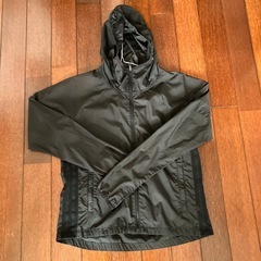 adidas 薄手パーカーの画像