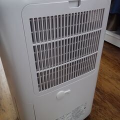 ★リユースのサカイ水戸店★ SHARP 除湿器  24年製 動作確認／クリーニング済み MT6338の画像