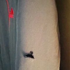 アディダスadidas メンズジャケット　XL 黒/赤ライン　穴有りの画像