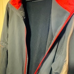 アディダスadidas メンズジャケット　XL 黒/赤ライン　穴有りの画像