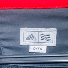 アディダスadidas メンズジャケット　XL 黒/赤ライン　穴有りの画像