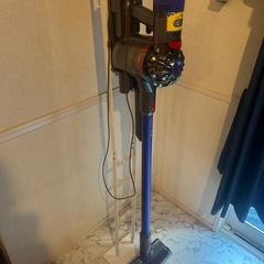 早い者勝ち dyson V7 スタンド付きの画像