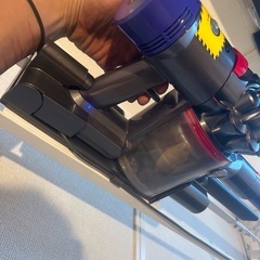 早い者勝ち dyson V7 スタンド付きの画像