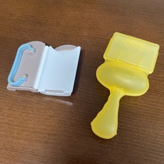子ども用ジュースパックホルダーとおにぎり作り器の画像