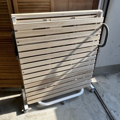 【美品】ニトリ シングル 折りたたみ桐すのこパイプベッドの画像