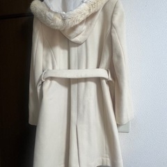 白ウールコートの画像