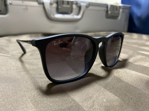 【人気商品】レイバンサングラス?