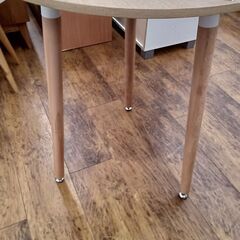 ★リユースのサカイ水戸店★  丸テーブル ライトベージュ H71×D×W60 クリーニング済み MT6344の画像