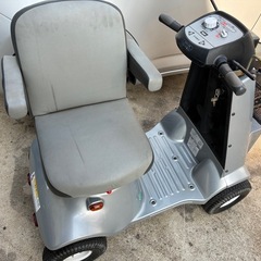 電動シルバーカー、高齢者電動カー電動シニアカーの画像