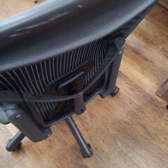★リユースのサカイ水戸店★ ハーマンミラー アーロン　チェアー ブラック H×D×W クリーニング済み MT6348の画像