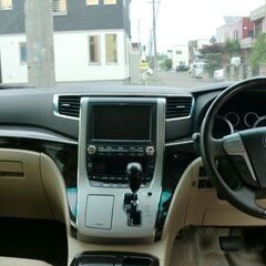 ❑全国自社ローン対応❑ 平成25年4月登録のアルファードハイブリッドX 4WDの画像