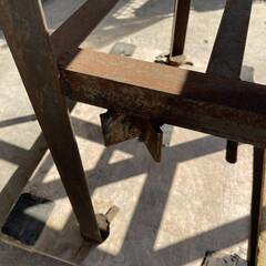 🔷🔶🔷ww5/32 鉄製 作業台 自作 W79×D75×H140.5cm 製作 溶接 加工 作業 ガレージ 倉庫 工場 中古品 ★直接引取限定◎🔷🔶🔷の画像