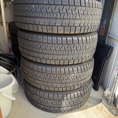 PIRELLI 215/65R16 ミニバンなどに どスタッドレスの画像