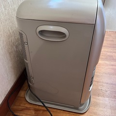 【引き渡し予定者決定】HITACHI  電気ストーブ　ファンヒーターの画像
